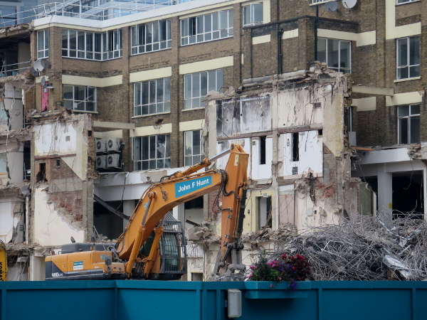 SparCommercialSt1-18Oct-15